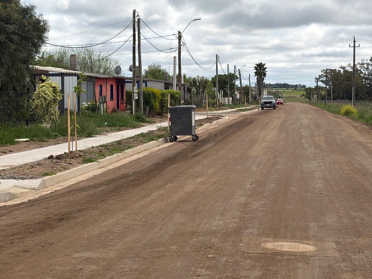Alto grado de avance en obras de infraestructura vial en barrio MEVIR Cardona