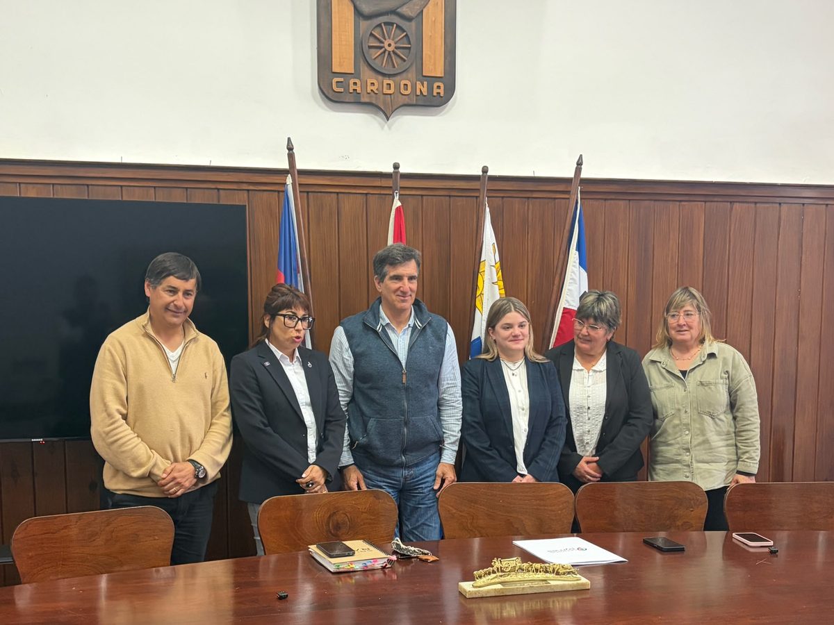 Presentaron «Noche Emprendedora» en Cardona