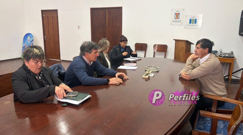 Avanza organización de una nueva feria emprendedora en Cardona