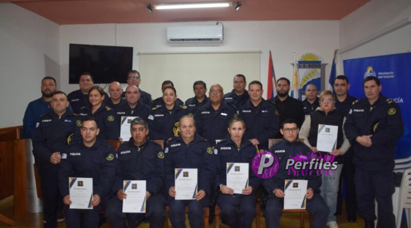 Reconocimiento a funcionarios policiales en José Enrique Rodó